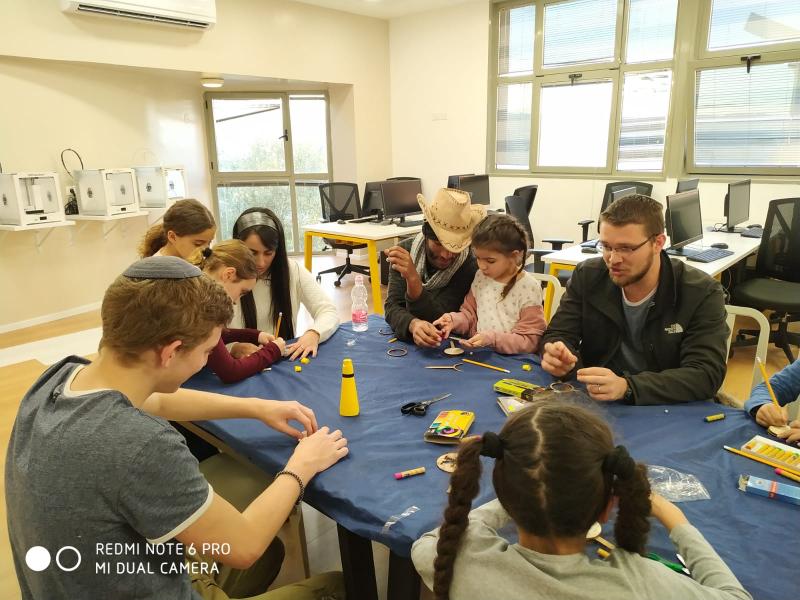 סדנה בחממה הטכנולוגית, מעלה אדומים